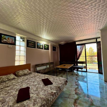 Smile Guesthouse 第比利斯 外观 照片